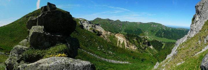 Le massif du Sancy enneigé, paysages d'Auvergne